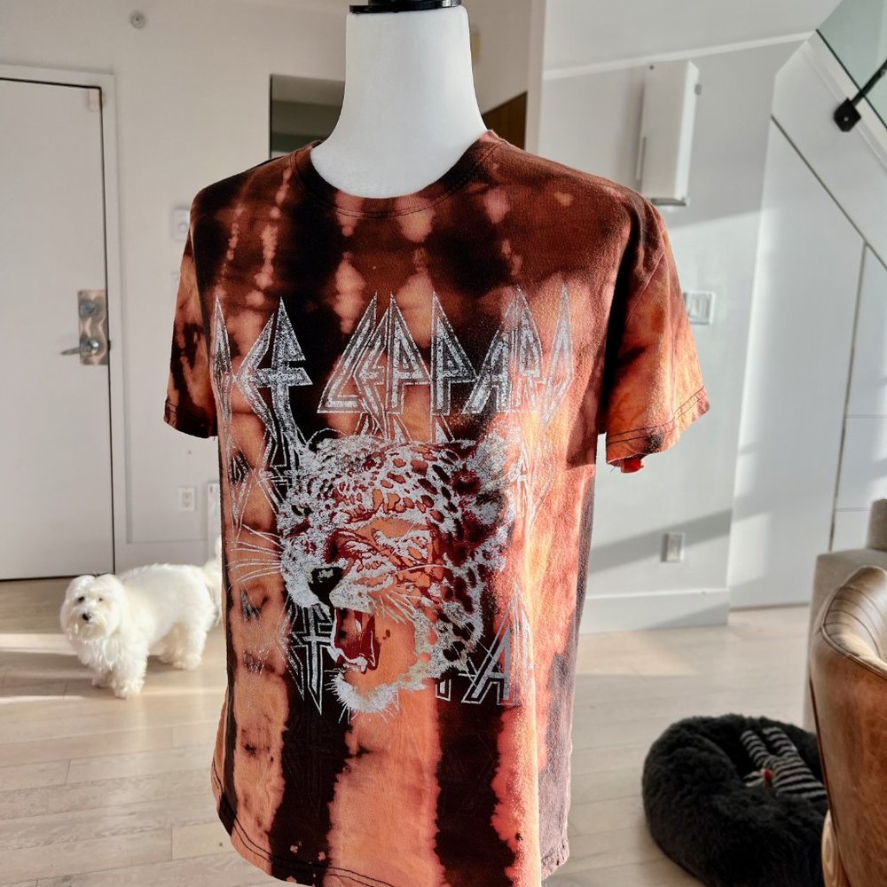 ✨Upcycled | Vintage Def Leppard Graphic Relaxed Fit T-Shirt | Large | Black - Picture 10 of 11